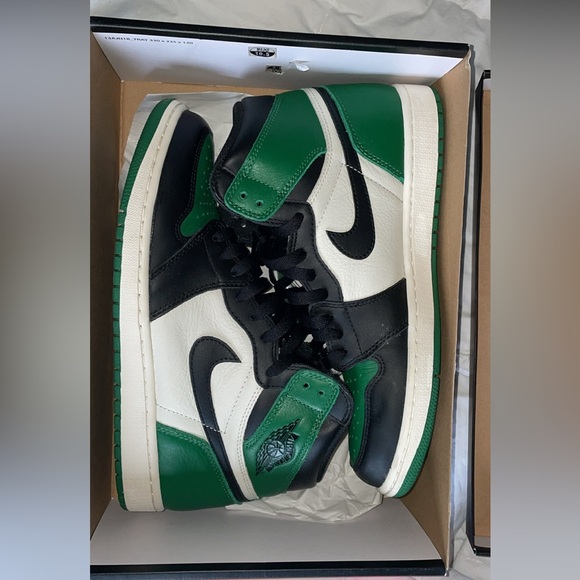 Air Jordan “Pine Green” 1s - Picture 3 of 8